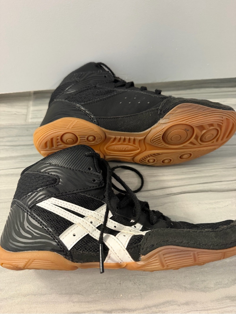 ASICS Matflex Youth Wrestling Shoes Black/White 1084A011 - US Size 3